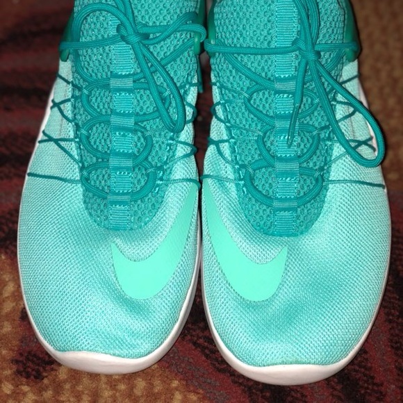 🌸🌸SOLD🌸🌸Turquoise Nike - Picture 5 of 8